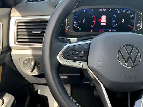 Used 2021 Volkswagen Atlas Cross Sport SEL Premium image 22