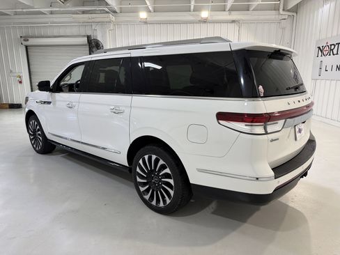 Used 2022 Lincoln Navigator L Black Label image 3