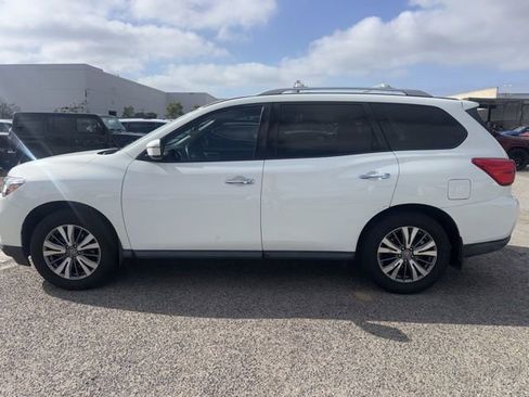 Used 2020 Nissan Pathfinder S image 8