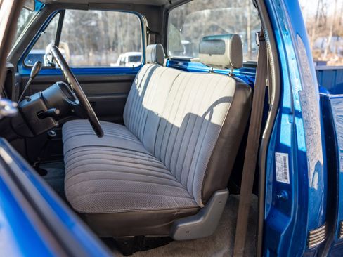 Used 1992 Dodge D/W Truck 250 image 29