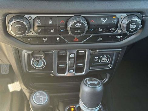 Certified 2024 Jeep Wrangler Unlimited Sahara AWD/4WD image 26