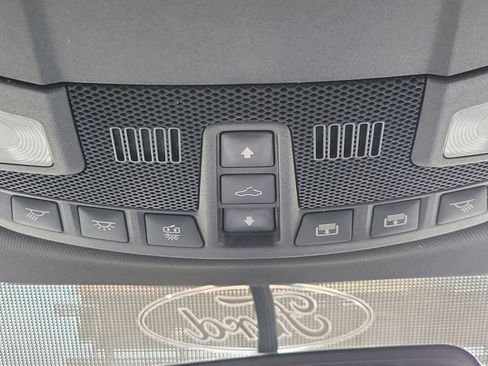 Used 2018 Ford F150 Raptor w/ Equipment Group 802A Luxury image 32