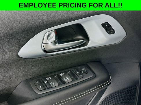 New 2026 Chrysler Pacifica Limited w/ S Appearance Package image 21