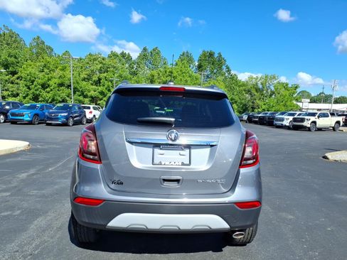 Used 2020 Buick Encore Preferred AWD/4WD image 6