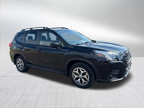Used 2023 Subaru Forester Premium AWD/4WD image 6