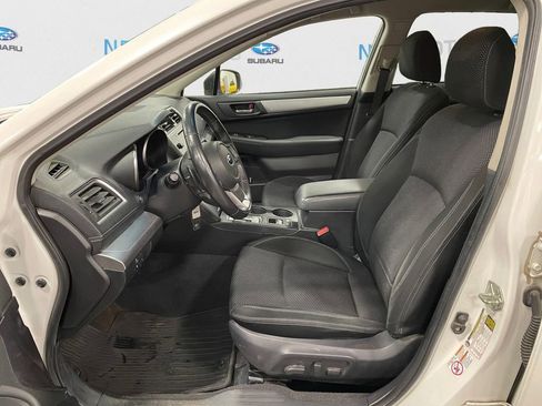 Used 2018 Subaru Outback 2.5i Premium image 9