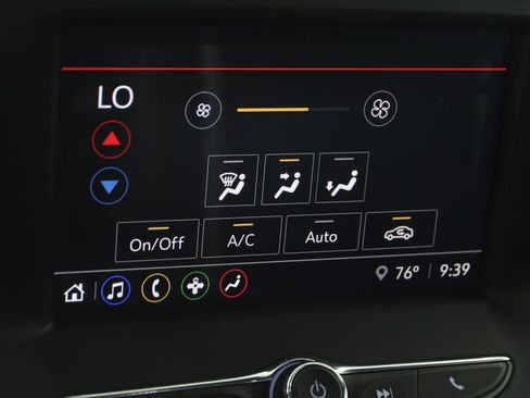 Used 2021 Chevrolet Camaro LT RWD image 31