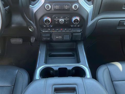 Used 2021 GMC Sierra 1500 SLT w/ SLT Premium Package AWD/4WD image 15