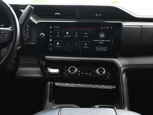 Used 2025 GMC Sierra 2500 AT4X AWD/4WD image 11