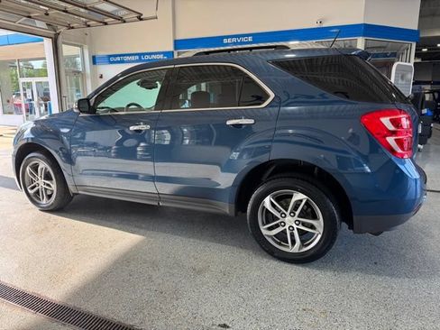 Used 2017 Chevrolet Equinox Premier w/ Enhanced Convenience Package FWD image 5