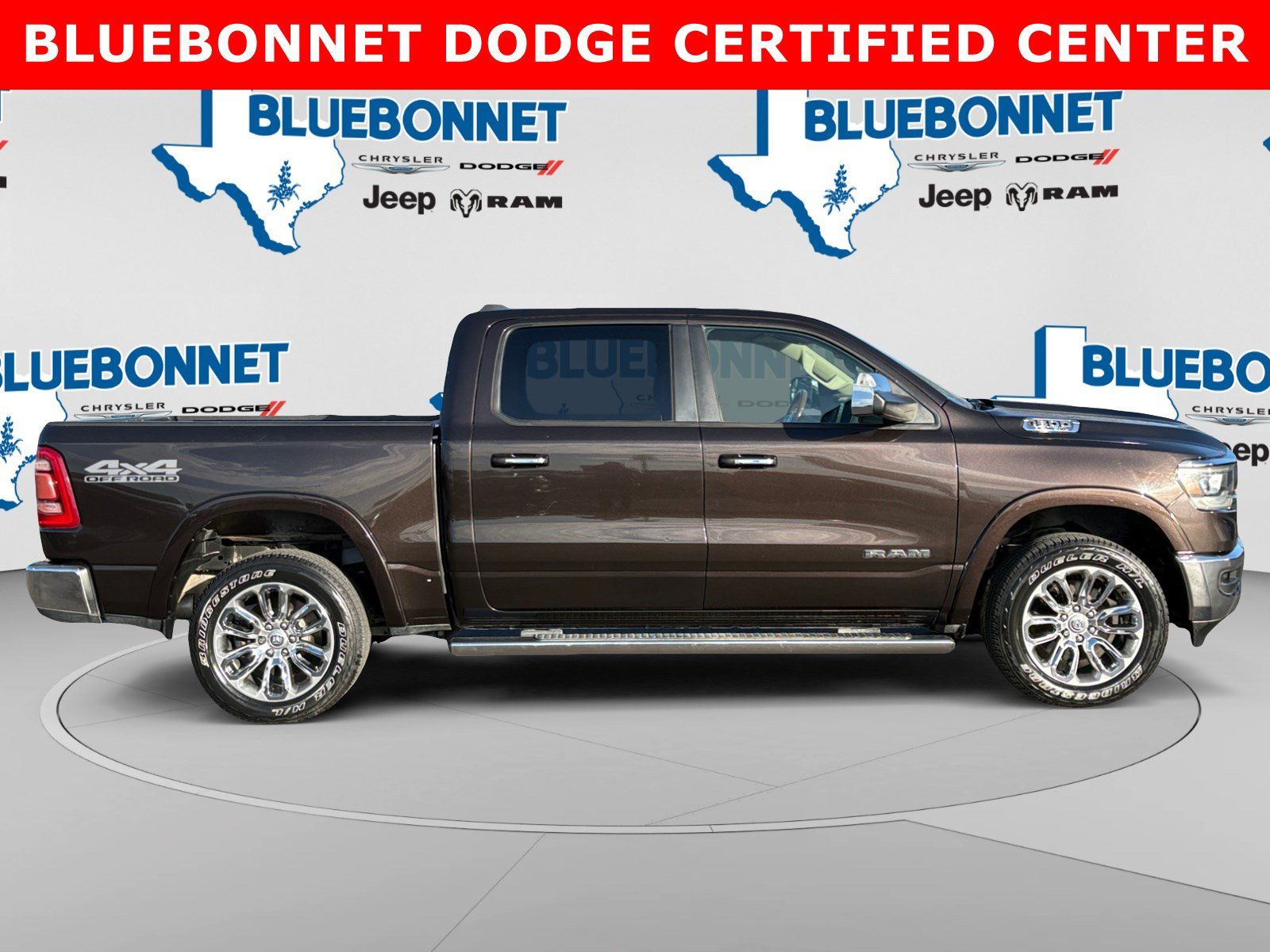 Used 2019 RAM 1500 Laramie w/ Off Road Group AWD/4WD image 4