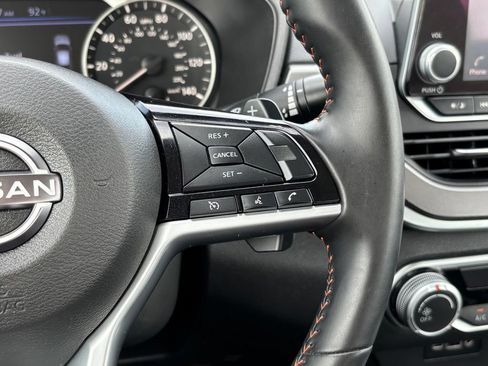 Used 2025 Nissan Altima 2.5 SR FWD image 17