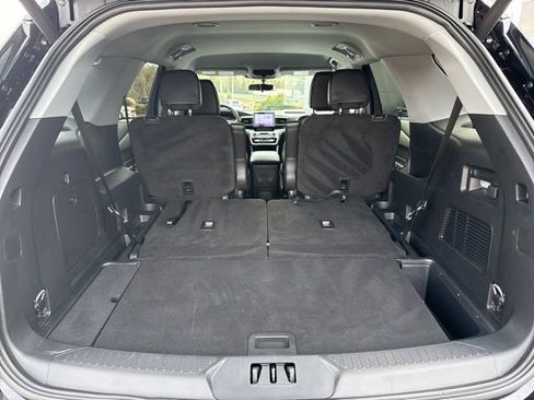 Used 2023 Ford Explorer XLT w/ Equipment Group 202A image 39