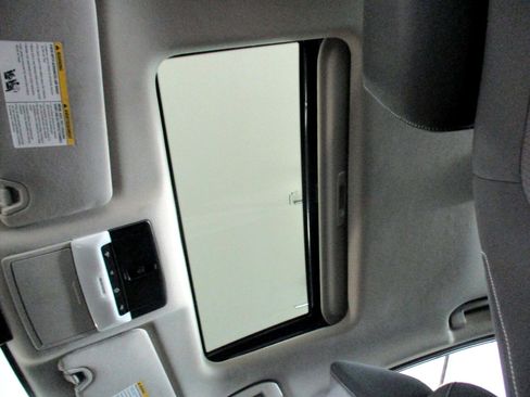 Used 2022 Nissan Altima 2.5 SV w/ SV Premium Package image 9