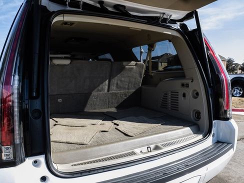 Used 2020 Cadillac Escalade ESV Premium Luxury image 57