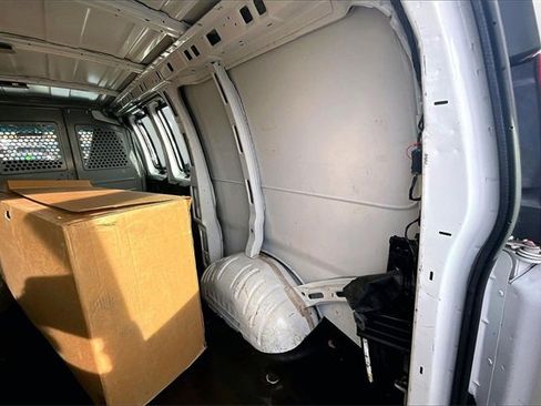 Used 2019 GMC Savana 2500 image 24
