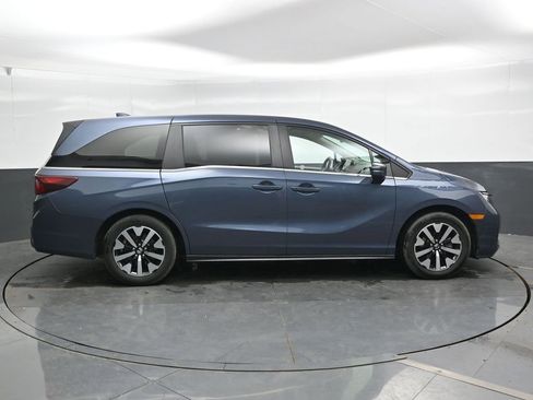Used 2025 Honda Odyssey EX-L image 3