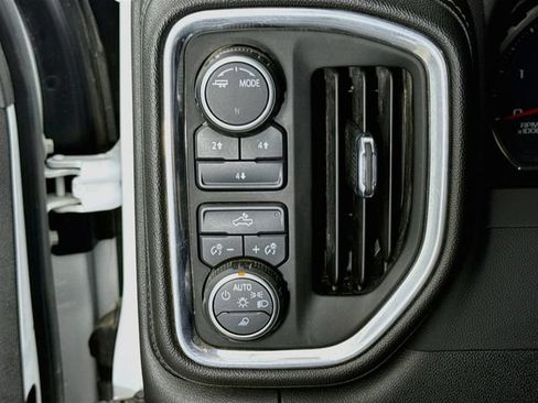 Used 2023 Chevrolet Silverado 2500 LT AWD/4WD image 11