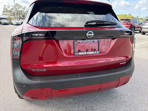 Certified 2025 Nissan Kicks SV image 8