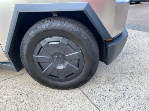 Used 2025 Tesla Cybertruck AWD Crew Cab image 28