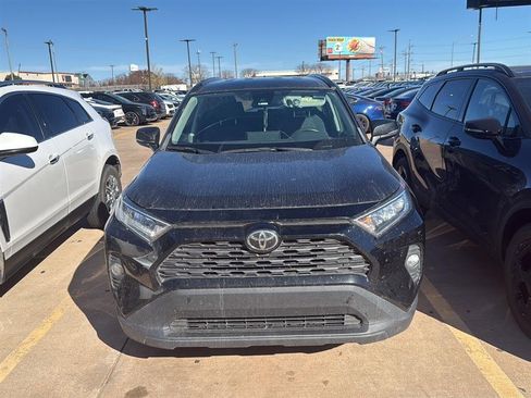 Used 2020 Toyota RAV4 XLE image 7