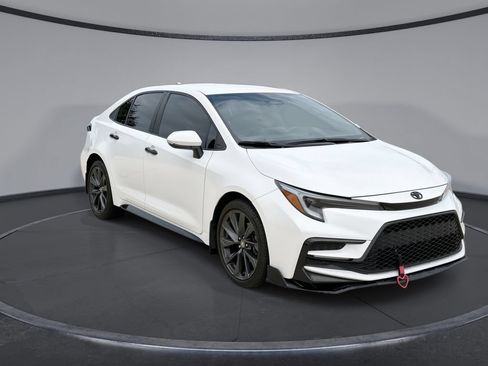 Used 2024 Toyota Corolla SE FWD image 12