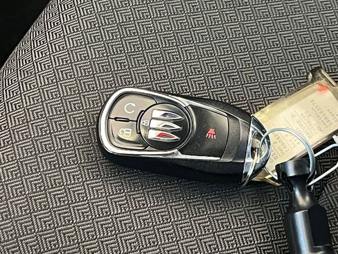 Used 2025 Buick Encore GX Preferred FWD image 21