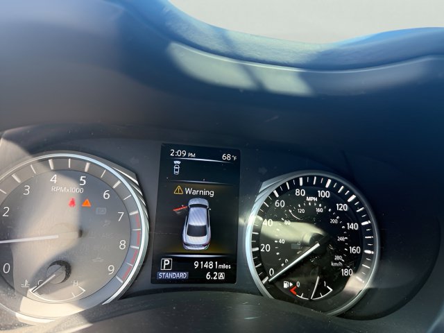 Used 2019 INFINITI Q50 Luxe w/ Essential Package (3.0T Luxe) AWD/4WD image 10