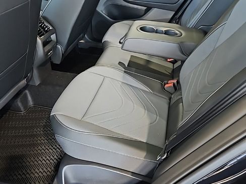 New 2026 Volkswagen Tiguan SE R-Line image 23