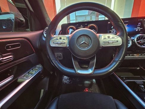 Used 2022 Mercedes-Benz GLB 250 GLB 250 image 19