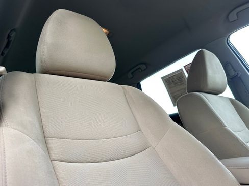 Used 2016 Nissan Rogue SV w/ SV Premium Package image 21