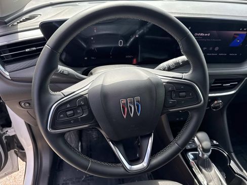 Used 2025 Buick Encore GX Preferred AWD/4WD image 21