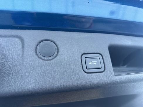 Used 2020 Chevrolet Equinox LT image 54