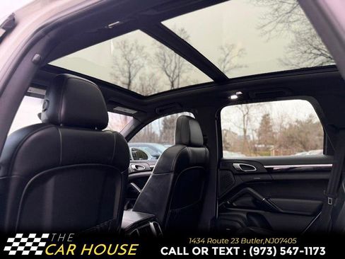 Used 2018 Porsche Cayenne S Platinum image 33