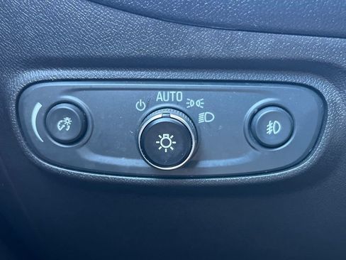 Used 2023 Chevrolet Equinox Premier AWD/4WD image 10