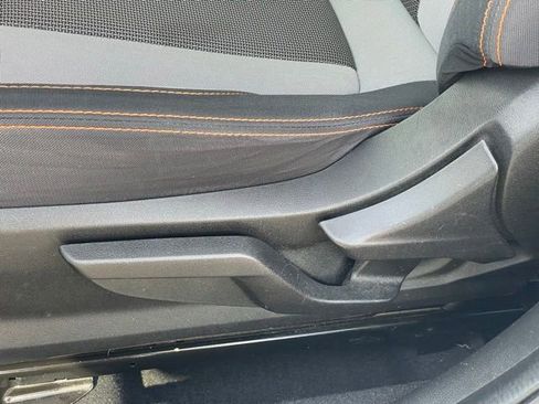 Used 2020 Subaru Crosstrek 2.0i Premium image 12