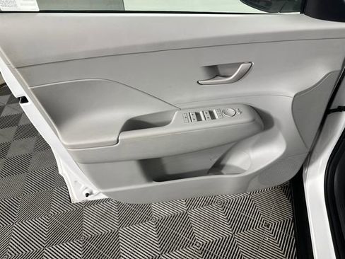 Used 2024 Hyundai Kona SE AWD/4WD image 19