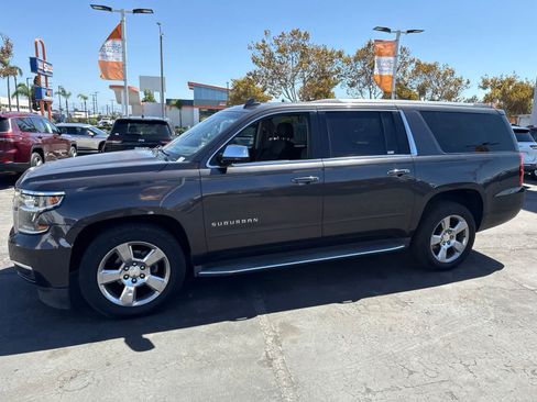 Used 2017 Chevrolet Suburban Premier RWD image 21