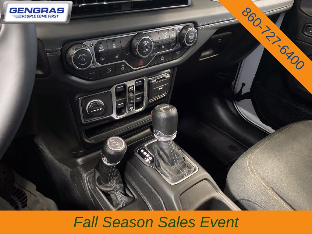 Used 2026 Jeep Wrangler Unlimited Sahara AWD/4WD image 16