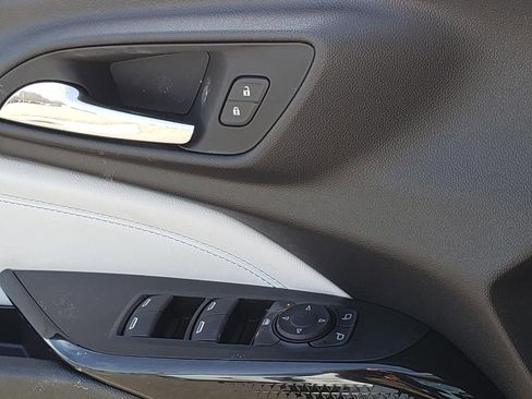 New 2026 Chevrolet Trax LT w/ LT Convenience Package image 32