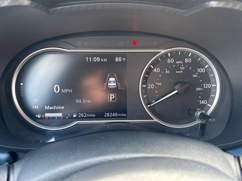 Used 2025 Nissan Versa SV FWD image 37