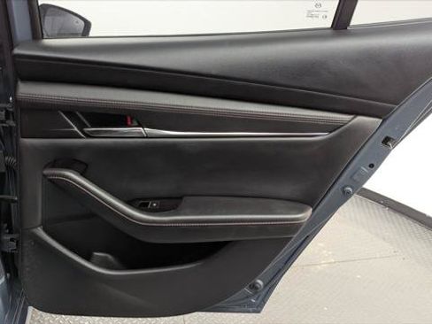 Used 2023 MAZDA MAZDA3 s FWD image 19