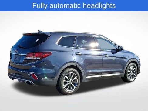 Used 2018 Hyundai Santa Fe SE image 6