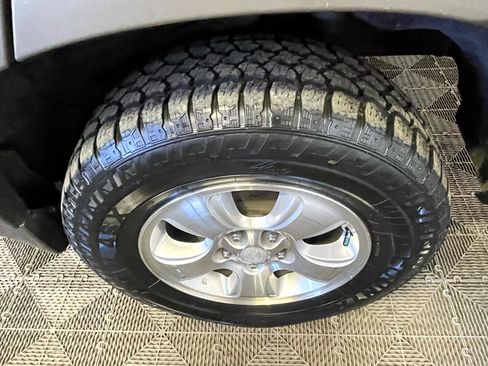 Used 2003 MAZDA Tribute ES image 20