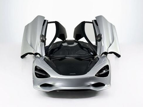 Used 2024 McLaren 750S RWD image 1