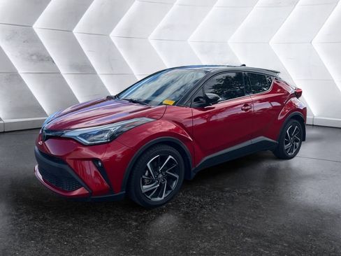 Used 2022 Toyota C-HR Limited FWD image 3