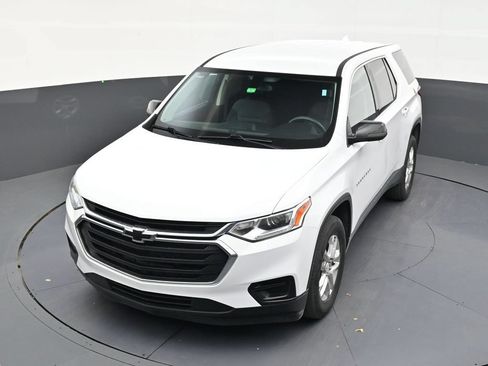 Used 2021 Chevrolet Traverse LS FWD image 19