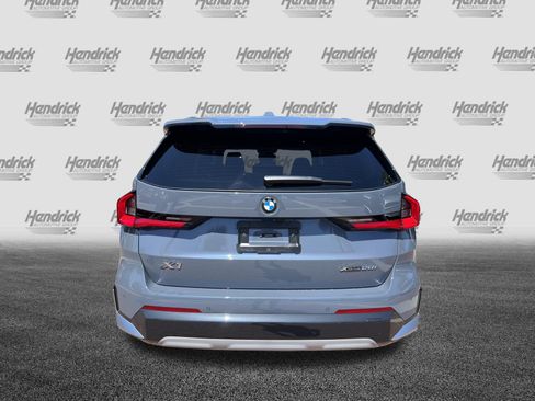 Used 2025 BMW X1 xDrive28i AWD/4WD image 9