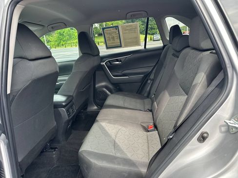 Used 2023 Toyota RAV4 XLE AWD/4WD image 16