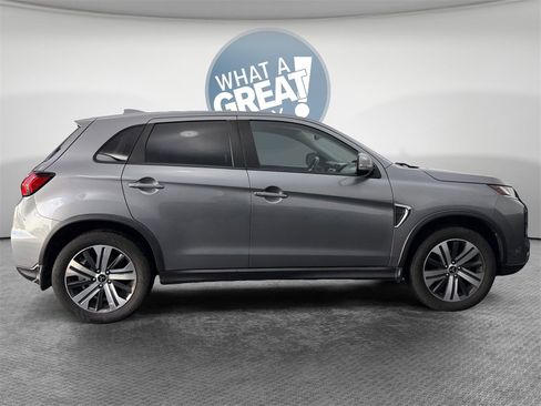 Used 2021 Mitsubishi Outlander Sport SE image 2